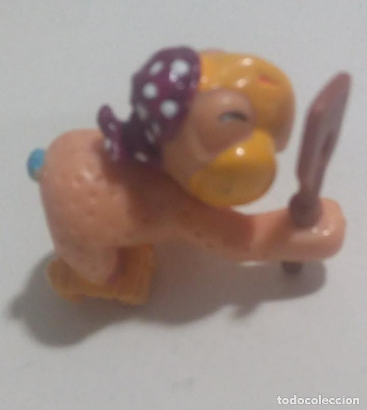 Figure di Gomma e PVC: variante KINDER LORO PIRATA PAPAGAYo miniatura mini pajaro papagali naufrago pertenece a la barca