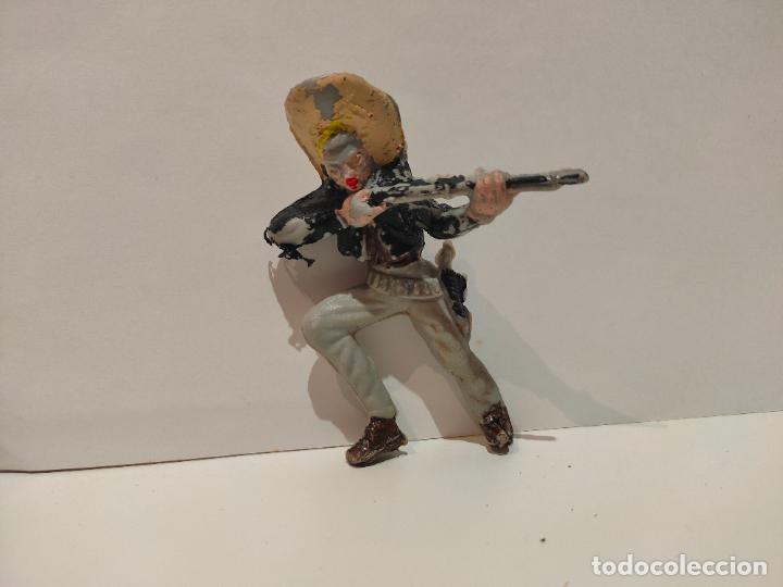 Figuras de goma y PVC: Vaquero de Lafredo, 9 cms. Falta la base - Foto 1
