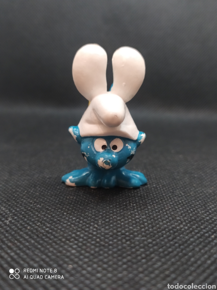 Figuras de Goma y PVC: Pitufo- Haciendo el Pino