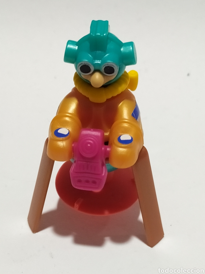 Figuras de Goma Kinder: Figuras PVC. Kinder. Astronauta. K01 N18.A&ntilde;o 2001
