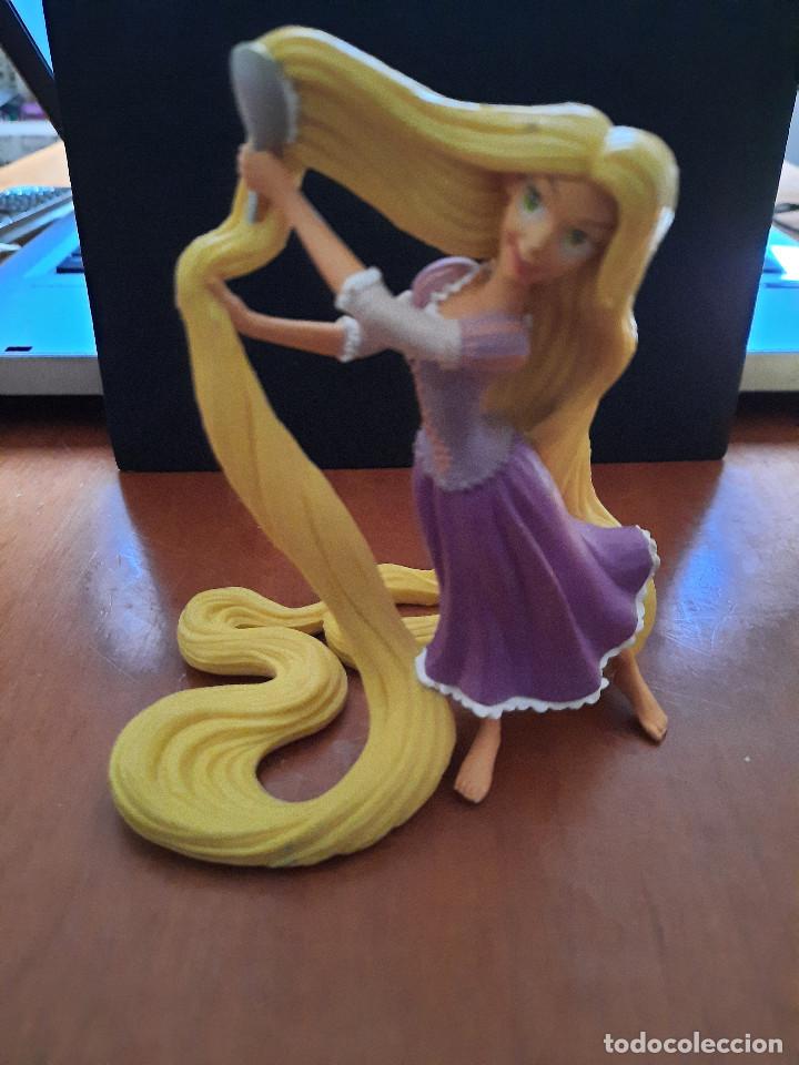 Figuras de Goma y PVC: RAPUNZEL PEINANDOSE. DISNEY. FIGURA. 10 CM. DE ALTO. BUEN ESTADO. b-11