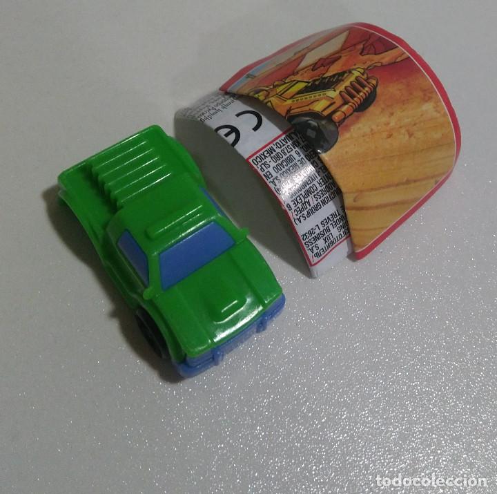 Figuras de Borracha e PVC: KINDER VV COCHE 2020 2021 VERDE PEGATINAS VEHICULO BPZ PAPEL COMPLETO MONTABLE MINIATURA ESCALA