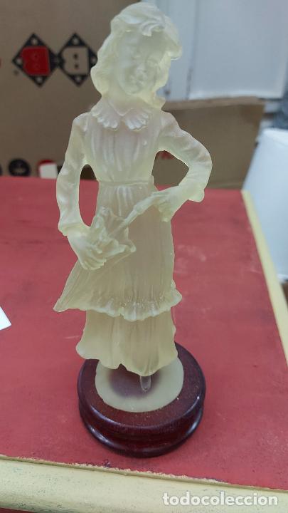 Figuras de Goma y PVC: FIGURA DE VIDRIO DECORACION ORIENTAL MIDE 20X6CM - Foto 1 - 239900410