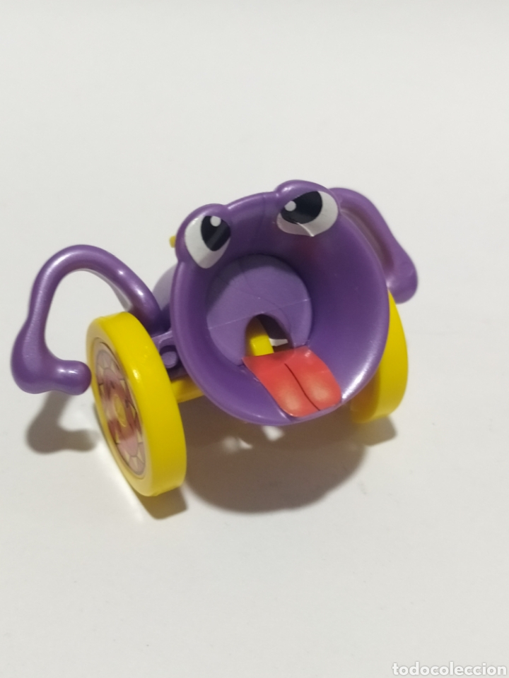 Figuras de Borracha e PVC: Figura PVC. Kinder. K02. N38.Instrumento musical .A&ntilde;o 2002