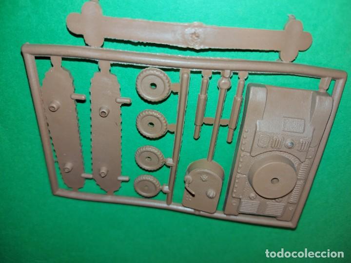 Figuras de goma y PVC: MONTAPLEX TANQUE - Foto 1