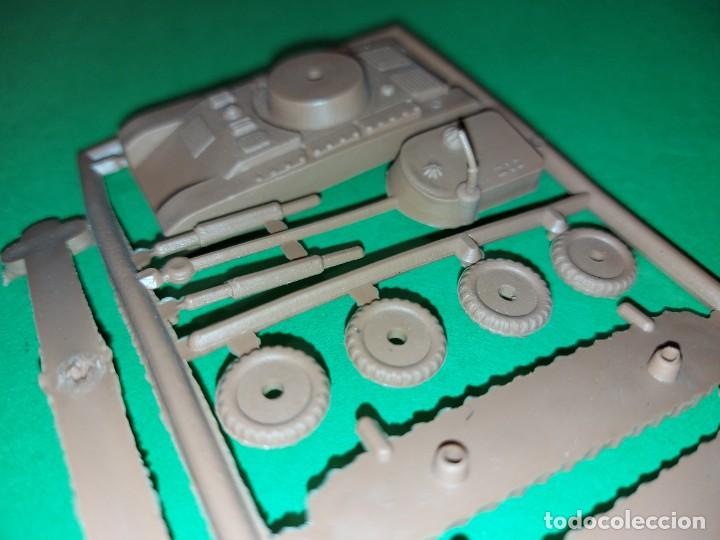 Figuras de goma y PVC: MONTAPLEX TANQUE - Foto 2