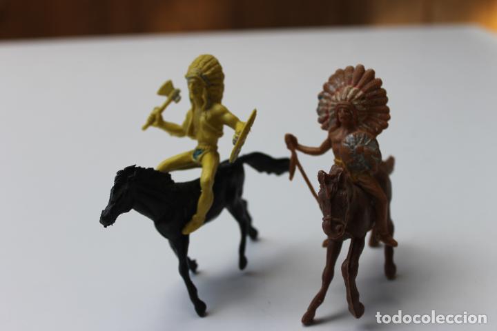 Figuras de goma y PVC: LOTE DOS INDIOS A CABALLO COMANSI - Foto 2