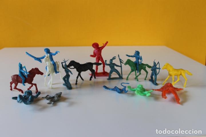 Figuras de goma y PVC: LOTE VAQUEROS, INDIOS Y CABALLOS, COMANSI JECSAN - Foto 1