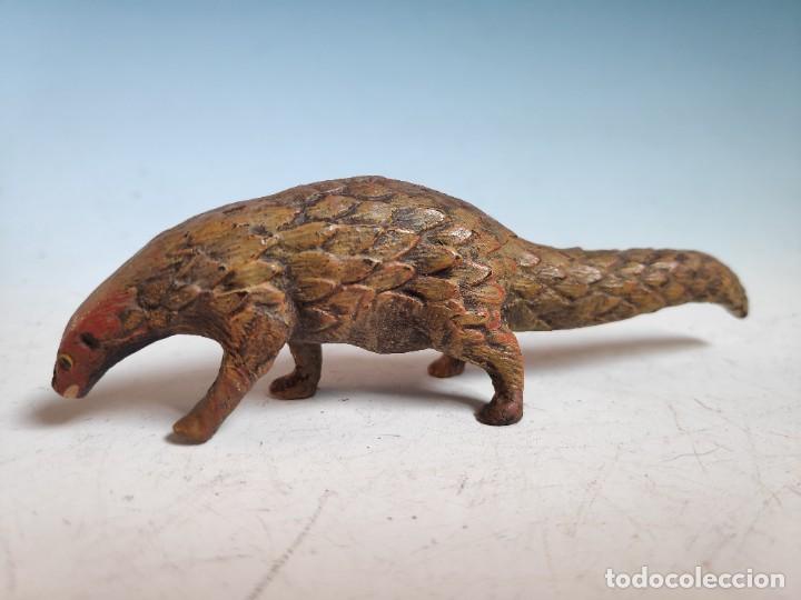 Figuras de goma y PVC: Pangol&iacute;n (Elastolin 1950) - Foto 1