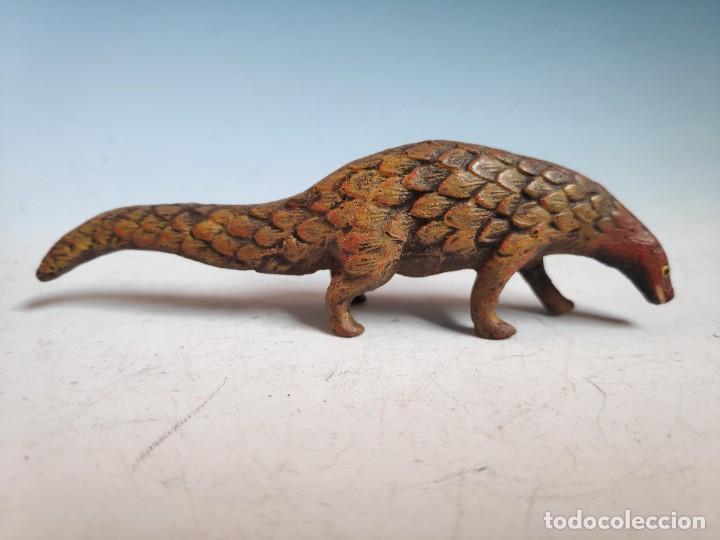 Figuras de goma y PVC: Pangol&iacute;n (Elastolin 1950) - Foto 2