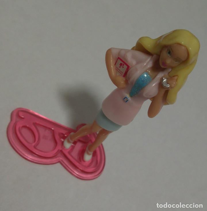 Kinder Figures: kinder barbie mu&ntilde;eca miniatura figurita licencia mattel mini figura PROFESIONES veterinaria