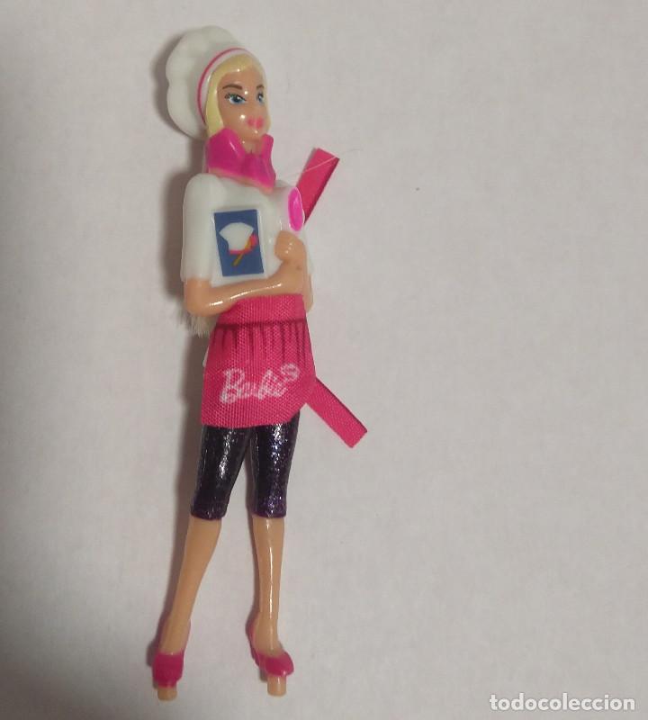 Kinder Figures: kinder barbie mu&ntilde;eca miniatura figurita licencia mattel mini figura PROFESIONES cocinera chef