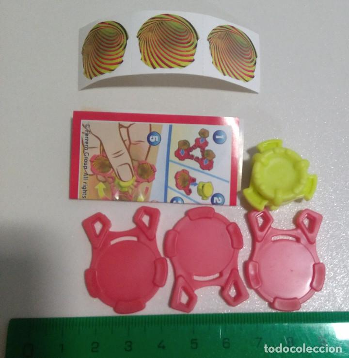 Figuras de Borracha e PVC: spinner giratorio secundario vv papel 2020 2021 stickers kinder completo
