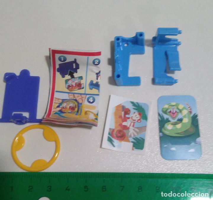 Figuras de Borracha e PVC: serpiente mono secundario vv papel 2020 2021 sticker kinder completo