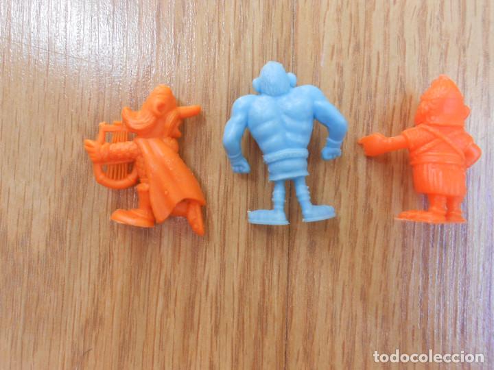 Figuras de goma y PVC: 3 figuras asterix y obelix. dunkin. - Foto 2