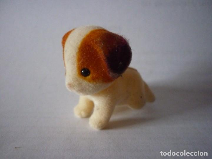 Figura perrito de terciopelo