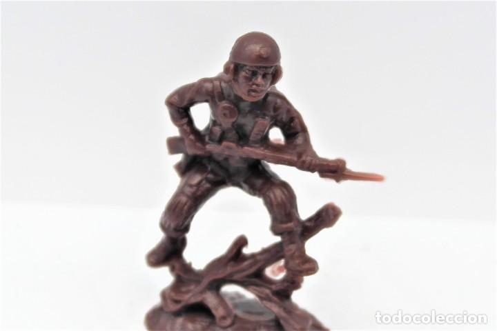 Figure di Gomma e PVC: Antigua Figura en Pl&aacute;stico. Soldado de la Serie Paracaidistas de Italia. Atlantic. A&ntilde;os 70