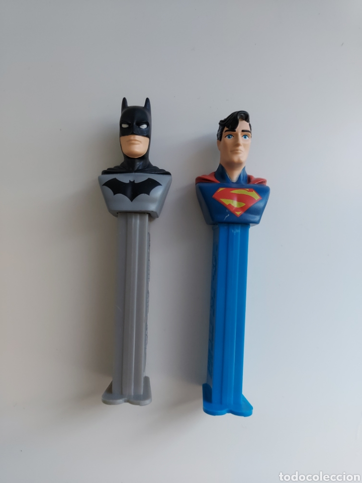 Figuras de goma y PVC dispensador PEZ: Caramelos Pez Superman y Batman - Foto 1