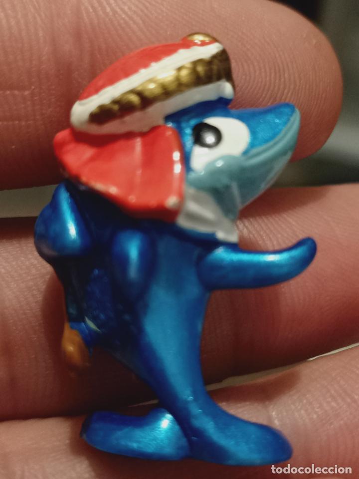 Figuras de Borracha e PVC: KINDER TIBURON ARABE ESPA&Ntilde;A GORRO PINTADO MANO 3,5 CMS ALTO PVC