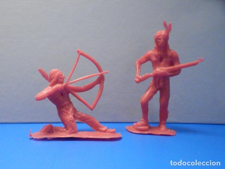 Figuras de goma y PVC: Dos figuras Indios - Rojas - - Foto 1