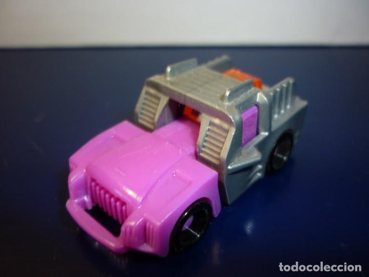 Figuras de goma Kinder: Figura Kinder - coche - Foto 1
