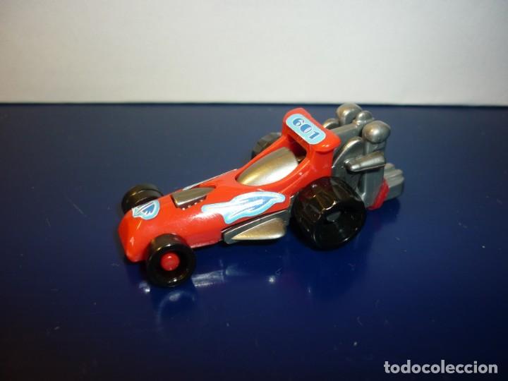 Figuras de goma Kinder: Figura Kinder - coche - Foto 1