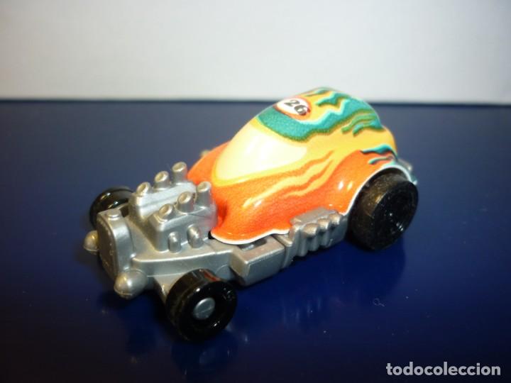 Figuras de goma Kinder: Figura Kinder - coche - Foto 1