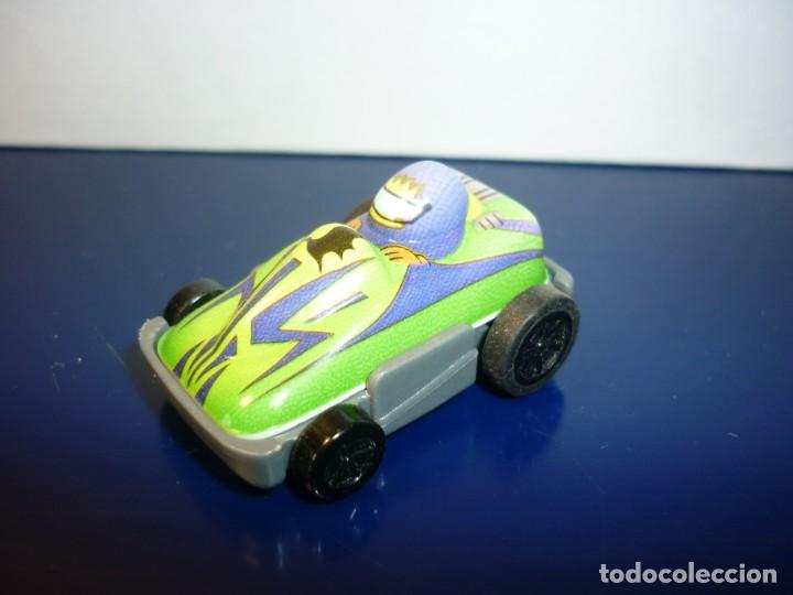 Figuras de goma Kinder: Figura Kinder - coche - Foto 1