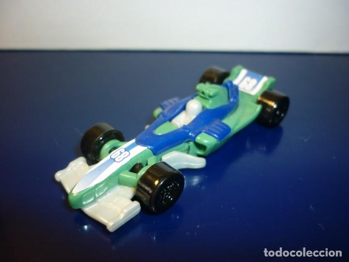 Figuras de goma Kinder: Figura Kinder - coche - Foto 1