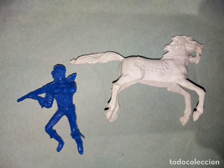 Figuras de goma y PVC: VAQUERO A CABALLO A&Ntilde;OS 60-70- FIGURA DEL OESTE