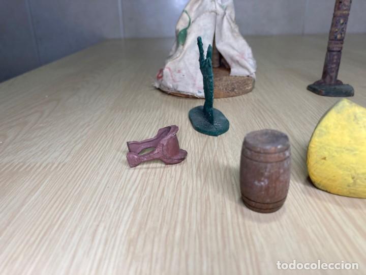 Figuras de goma y PVC: Lote de figuras indios - Foto 2