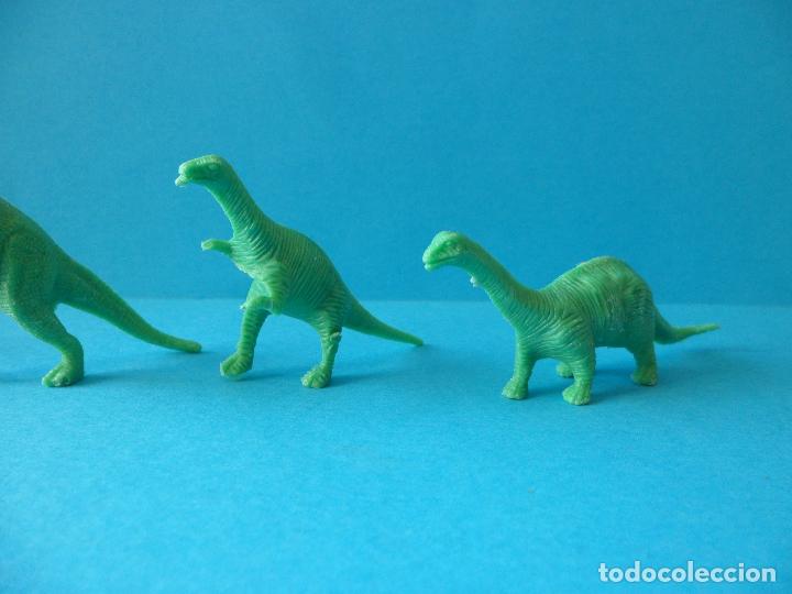 Figuras de Goma y PVC: Lote de Dinosaurios verdes Dunkin - Premium - Foto 2 - 257317585