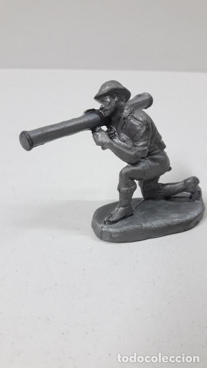 Figuras de goma y PVC: SOLDADO CON LANZAGRANADAS . MONOCOLOR - Foto 1