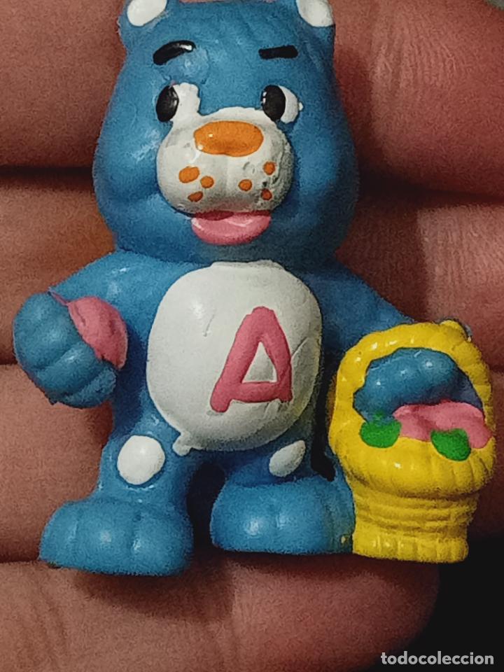 Figuras de Goma y PVC: OSO AMOROSO ANGELOSO FIGURA GOMA ALAS 5 CM ALTO CESTA PINTADO MANO