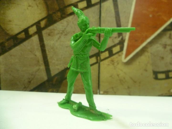 Figuras de goma y PVC: Indio con rifle - Foto 1