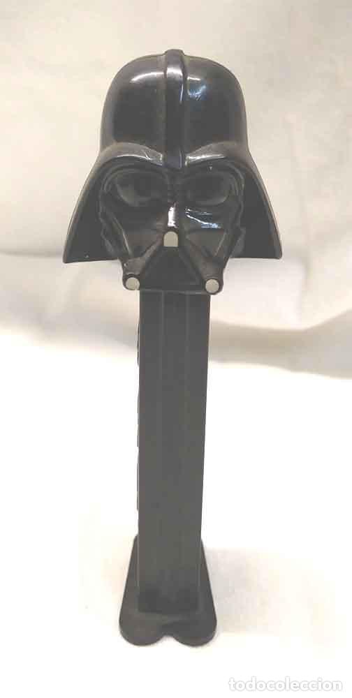 Figuras de goma y PVC dispensador PEZ: Darth Vader Star Wars Caramelos Pez - Foto 1