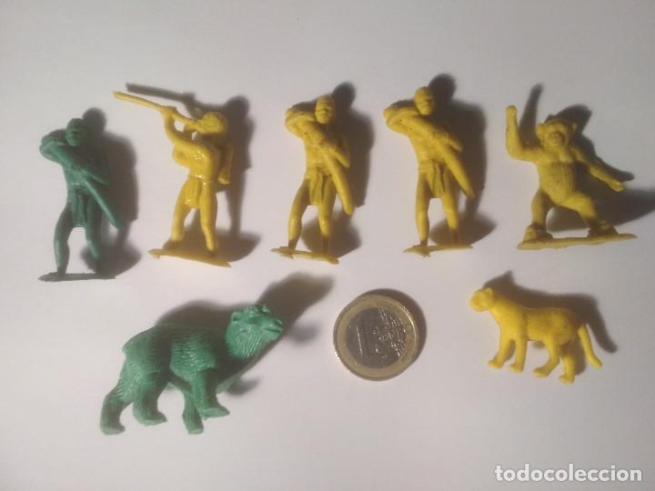 Rubber and PVC Figures: 7 figuras antiguas - guerreros africanos