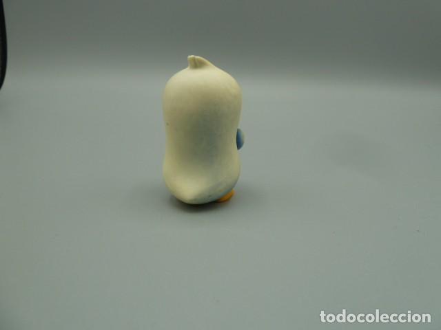 Figuras de goma y PVC: Pinguino del Arco Iris. Magiki - Foto 3