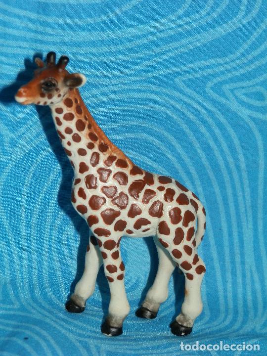 Figuras de goma y PVC: SCHLEICH 1998 CRIA DE JIRAFA - Foto 1