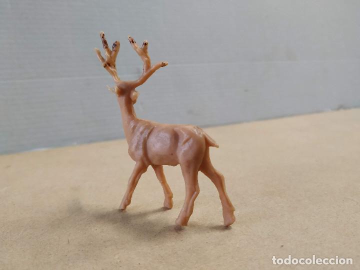 Figuras de goma y PVC: FIGURA DE PL&Aacute;STICO CIERVO COMANSI - Foto 2