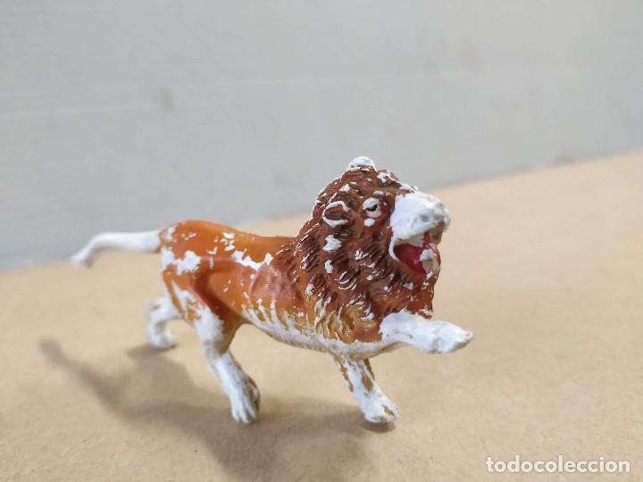 Figuras de goma y PVC: FIGURA DE PL&Aacute;STICO LE&Oacute;N PECH - Foto 1