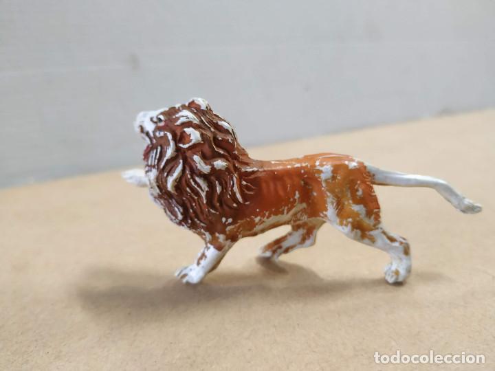Figuras de goma y PVC: FIGURA DE PL&Aacute;STICO LE&Oacute;N PECH - Foto 2