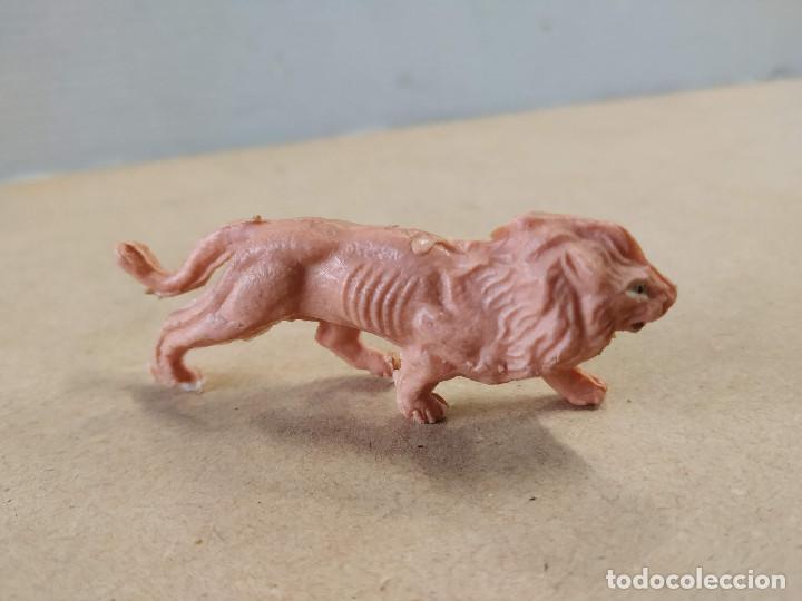 Figuras de goma y PVC: FIGURA DE PL&Aacute;STICO LE&Oacute;N ALCA/CAPELL - Foto 1