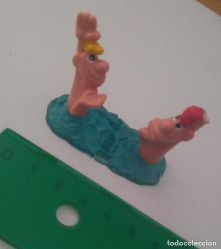 Kinder Figures: kinder ba&ntilde;istas figuras ba&ntilde;o playa