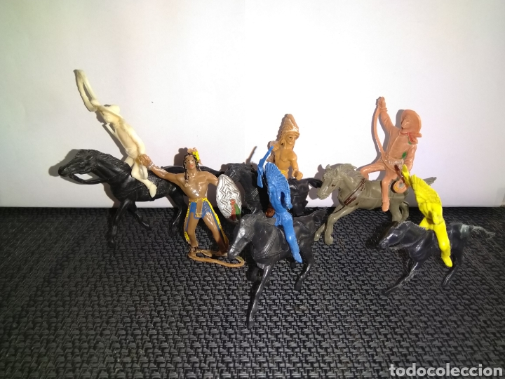Figuras de goma y PVC: ANTIGUAS FIGURAS INDIOS VAQUEROS Y CABALLOS - Foto 2