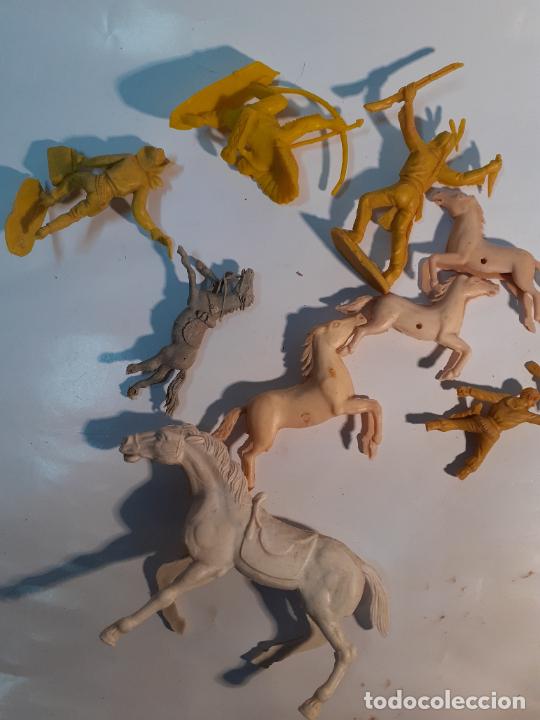 Figuras de goma y PVC: LOTE DE INDIOS ANTIGUOS COMANSI - Foto 2