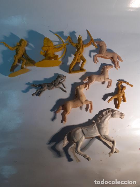 Figuras de goma y PVC: LOTE DE INDIOS ANTIGUOS COMANSI - Foto 3