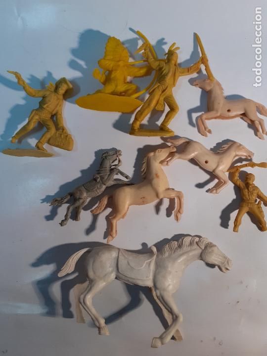 Figuras de goma y PVC: LOTE DE INDIOS ANTIGUOS COMANSI - Foto 1