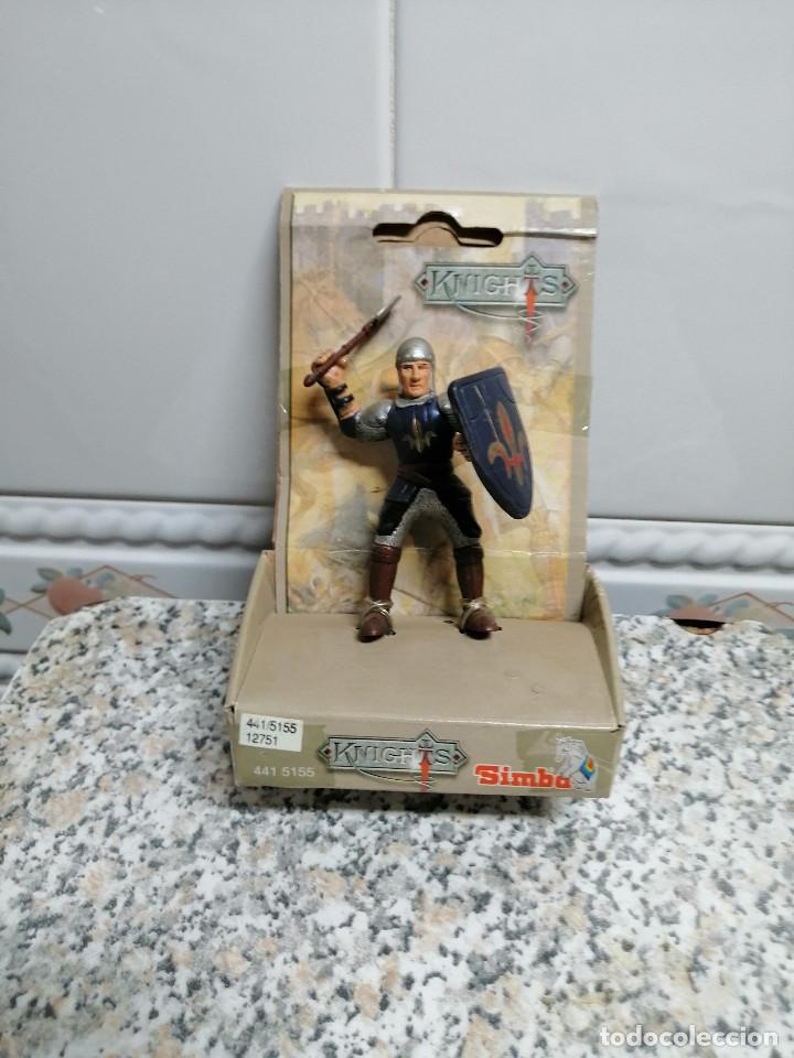 Figuras de goma y PVC: MU&Ntilde;ECO KNIGHTS SIMBA - Foto 1