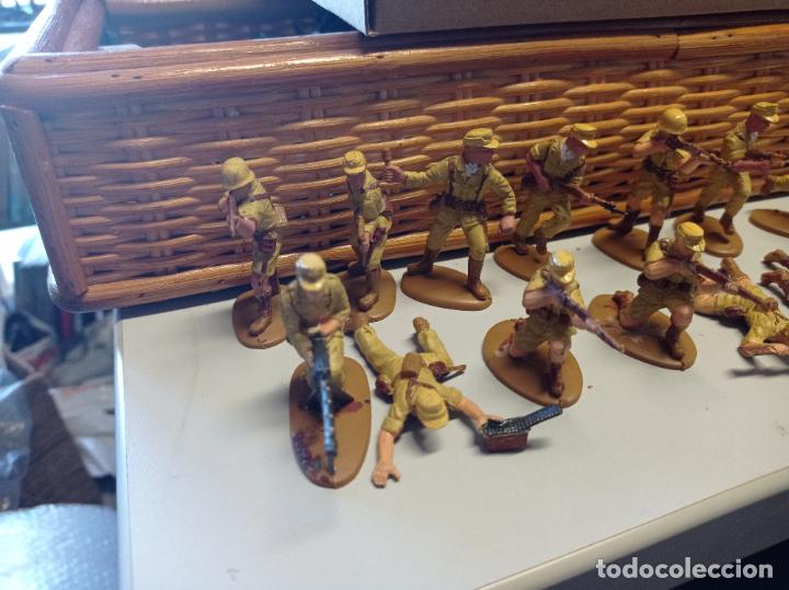 Figuras de goma y PVC: 14 soldados de pl&aacute;stico - Foto 2